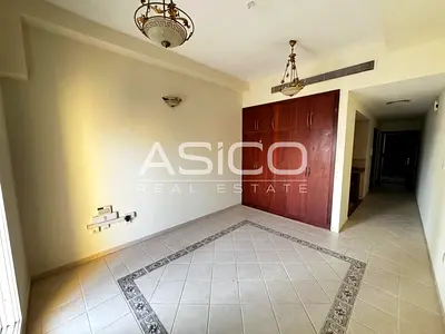 Studio | Droor Residency 11 | Good Deal