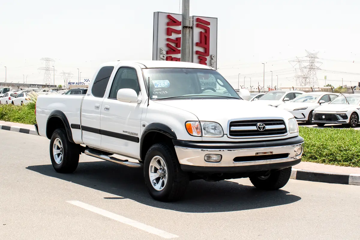 Toyota Tundra 2000 — photo 1 of 14