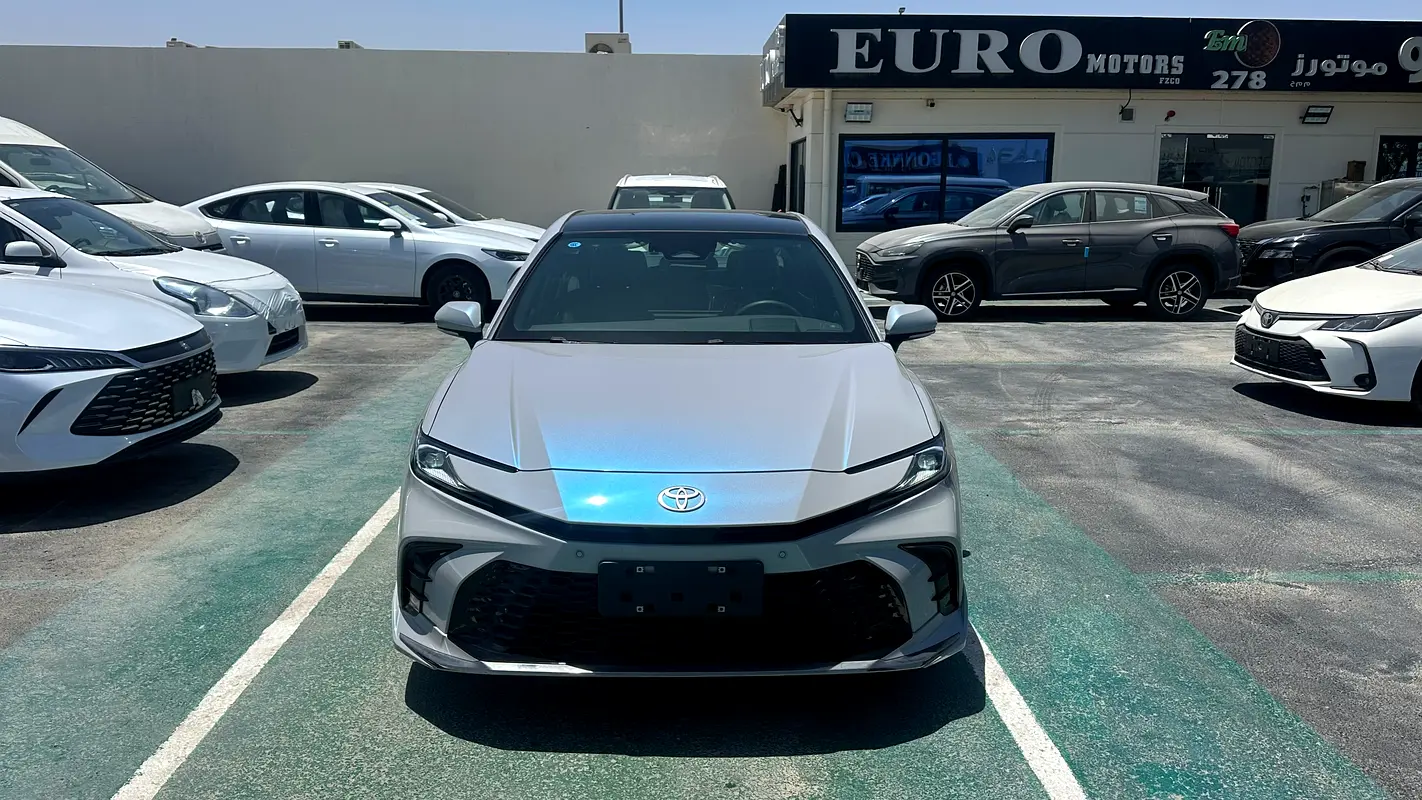 Toyota Camry 2024 — photo 1 of 13