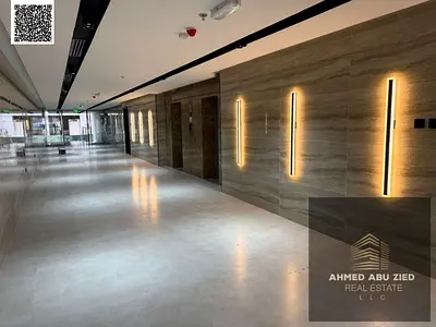 Luxury second tenant apartment for rent. Master bedroom, very spacious hall, equipped kitchen, 2 ba