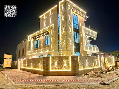 فرصه لامتلاك فيلا كورنر علي الطريق الرئيسي مباشر وامام جميع الخدمات ومع مسبح ورووف ومكان ل تركيب مصعد  وبدون رسوم صيانه وشاملة ايضا الكهرباء والمياه