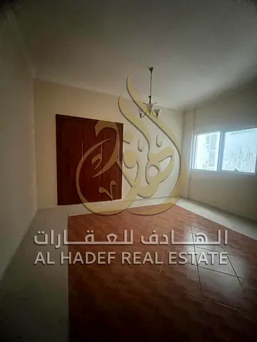للإيجار السنوي في القاسمية (الند) – الشارقة! غرفتين وصالة مع "شهر مجاني" – تكييف وباركنج مجاناً – خزائن بالحائط – السعر 50 ألف – 4 دفعات