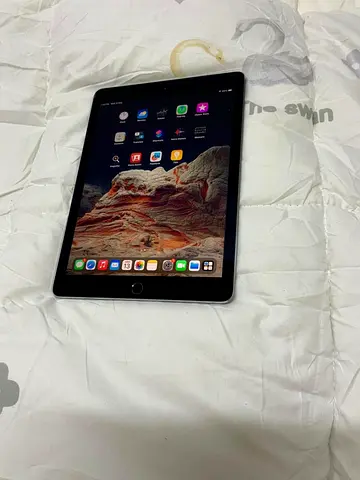 Apple iPad Pro 9.7 128GB – AED 320 - Excellent Condition - Personal Used