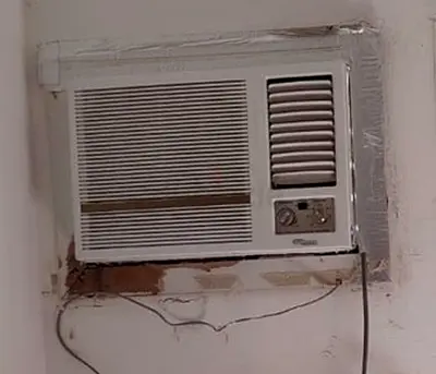 Window Air Conditioner Unit - Working Condition, Needs Reinstallation