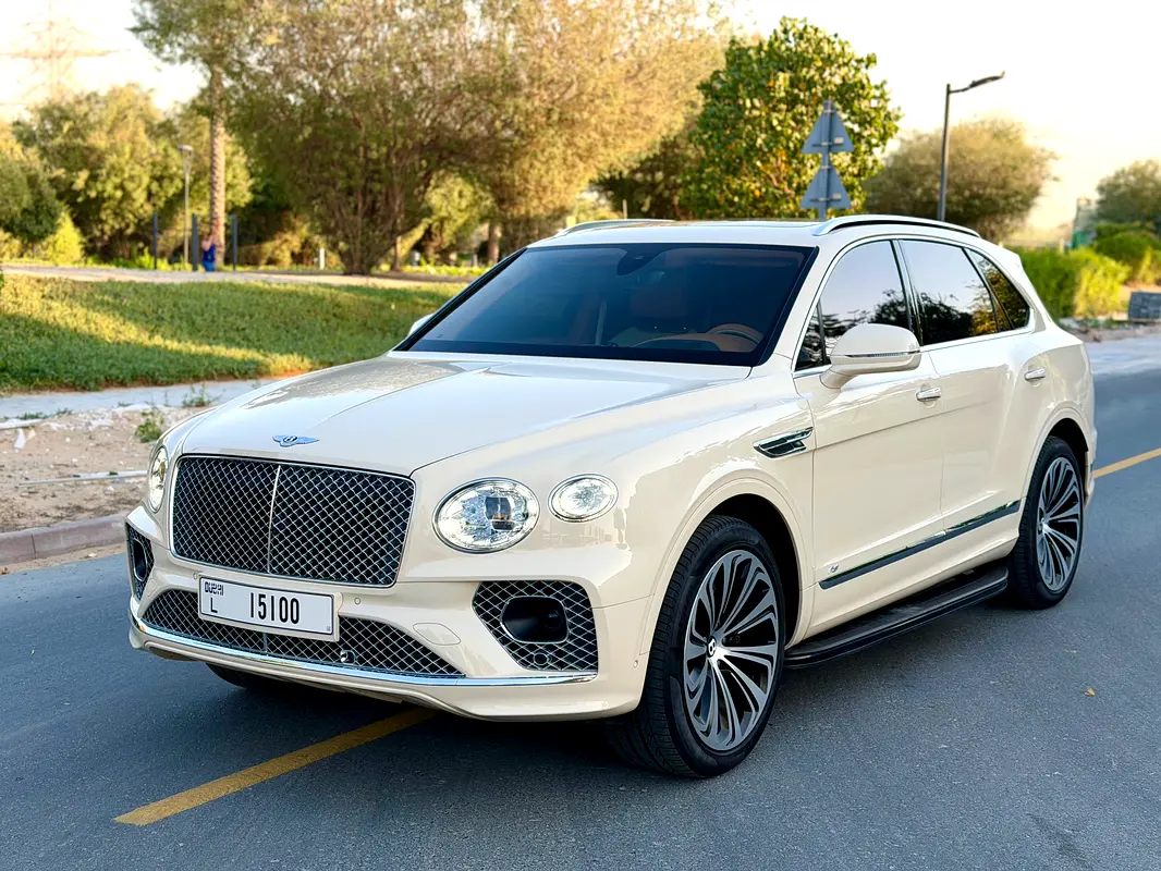Bentley Bentayga 2021 — photo 1 of 17