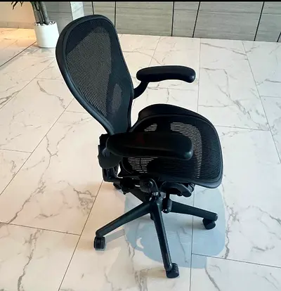 For selling Herman Miller Aeron chair size B and C available