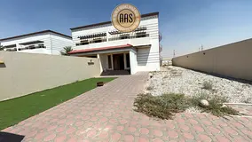 Luxury 4BR Villa with Wardrobes For Rent in Barashi