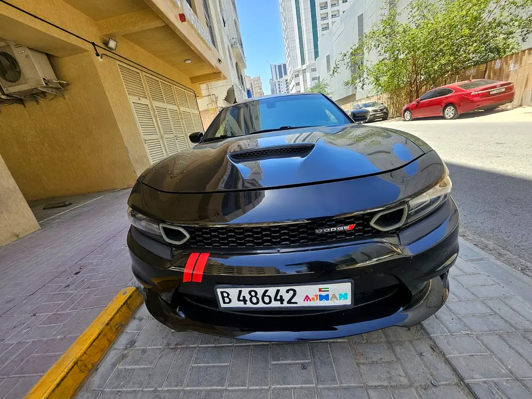 Dodge Charger 2020 — photo 1 of 13