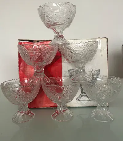 Set of 6 Glass Dessert/Sundae Bowls - Vintage Cut Glass