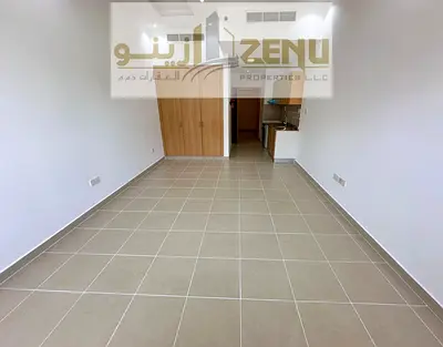 استوديو واسع بالقرب من أبراج الإمارات بجوار المركز التجاري المركزي جاهز للانتقال إليه