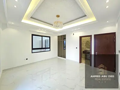 فيلا 4 غرفة ماستر صالة كبيرة مجلس استقبال مطبخ مجهز 7 حمام تشطيب راقي خزائن حائط  تكييف مركزي باركن خاص قريب الاماكن العامة والخدمية