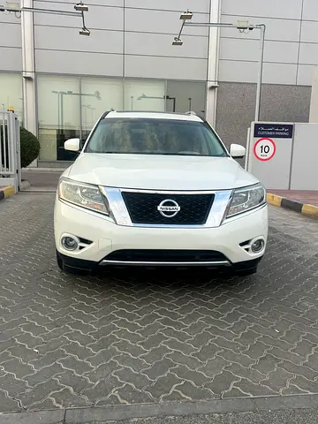 Nissan Pathfinder SV 2015 American Specs