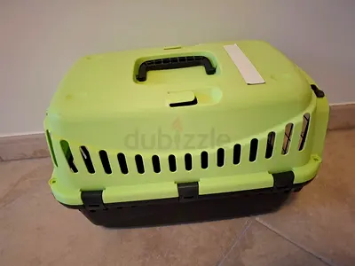 Sturdy Plastic Pet Carrier - Good Condition size 45x28x30