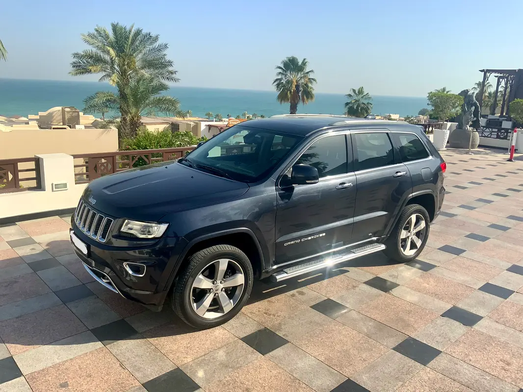 Jeep Grand Cherokee 2014 — photo 1 of 10