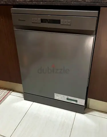 Hisense Silver Built-in Dishwasher - Good Working Condition