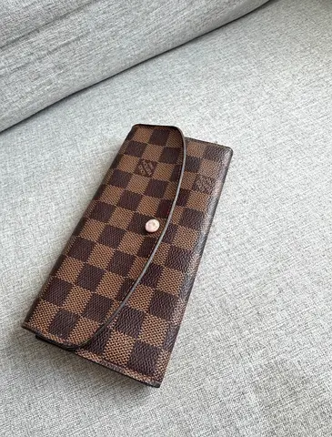 Louis Vuitton lady wallet