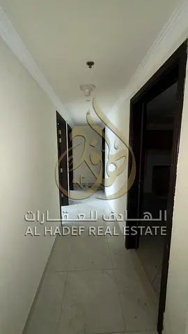 شقة غرفتين وصالة للإيجار في المجاز 2 – الشارقة | 3 حمامات + باركن مجاني + مساحات كبيرة + إطلالة ممتازة  الموقع: المجاز 2 – الشارقة، موقع مميز وقريب