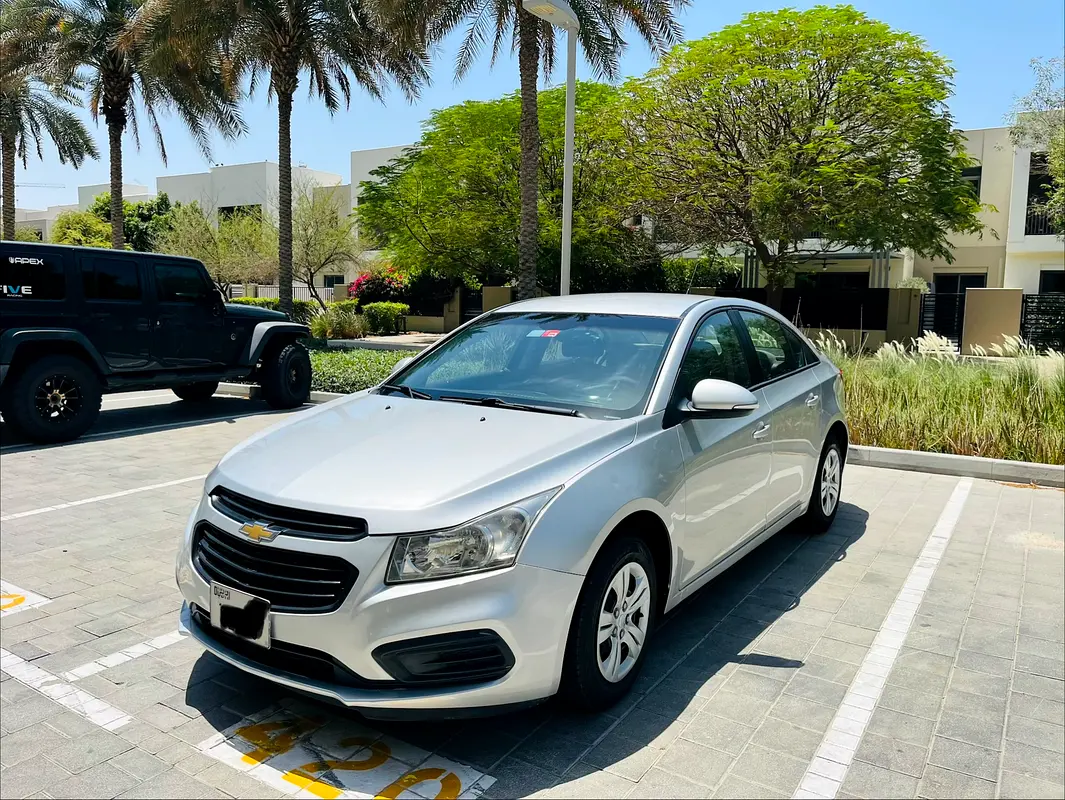 Chevrolet Cruze 2017 — photo 1 of 10
