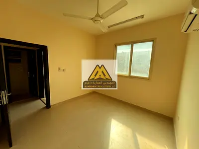 موقع مميز في الروضة 3 – عجمان | شقة غرفة وصالة | تكييف سبليت | على شارع عمار | قريب من دوار العبايات | قريب من الخدمات | سهل الوصول للشارقة ودبي