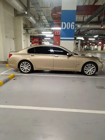 740Li GCC SPECS ORIGINAL PAINT IN GREAT CONDITION