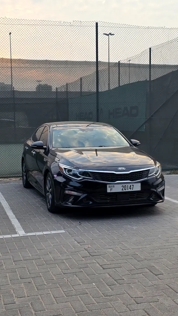Kia Optima 2019 — photo 1 of 15