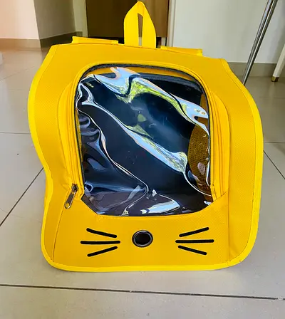Cute and practical cat carrier backpack for sale in excellent condition.
