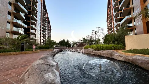 Negotiable 2-bed apartment | Pet Friendly | Direct Beach Access