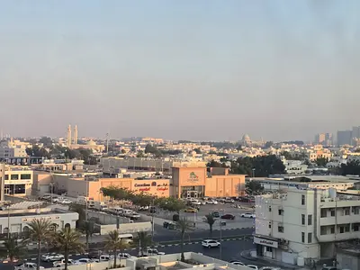 اطلالة مفتوحة , تشطيب سوبر ديلوكس , موقع مميز , تكييف مركزي , صيانة دورية