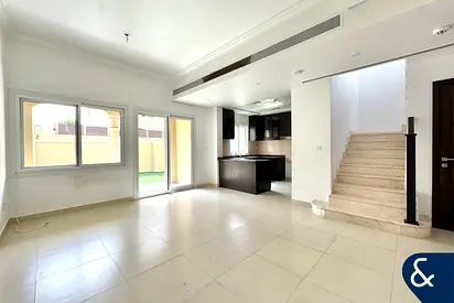 Vacant | Close to Pool | Multiple Cheques