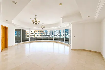 Large Layout | Vacant | Well Maintained