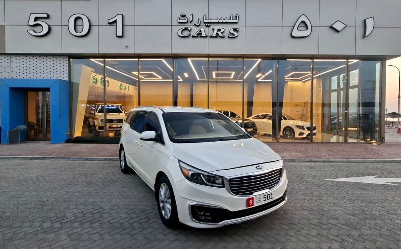Kia Grand Carnival 2016 — photo 1 of 9