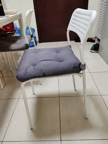 Dining table chairs