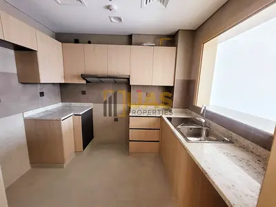 Spacious 2bhk with 1 month free pool parking free near to Metro station