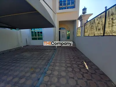 Separate entrance| Shaded parking I Vacant