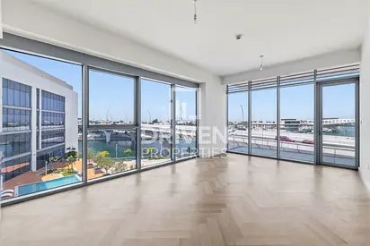 High Floor | Stunning Canal View | Vacant
