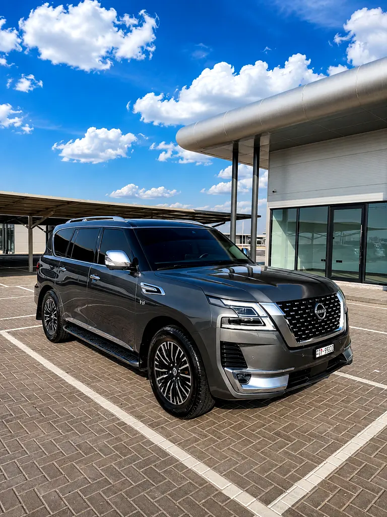 Nissan Armada 2021 — photo 1 of 9