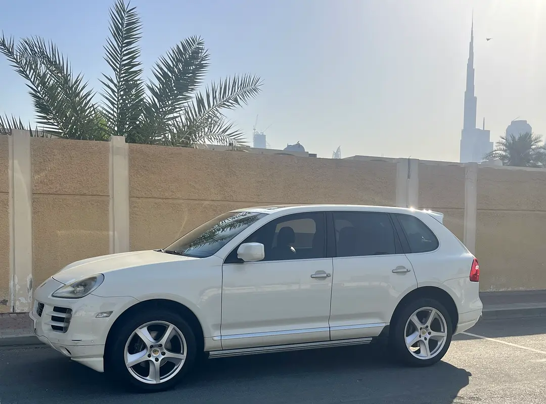 Porsche Cayenne 2009 — photo 1 of 20