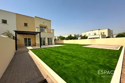 Corner Plot| Immaculate Condition| Vacant