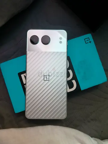 OnePlus Nord 4  (silver) - good condition with box