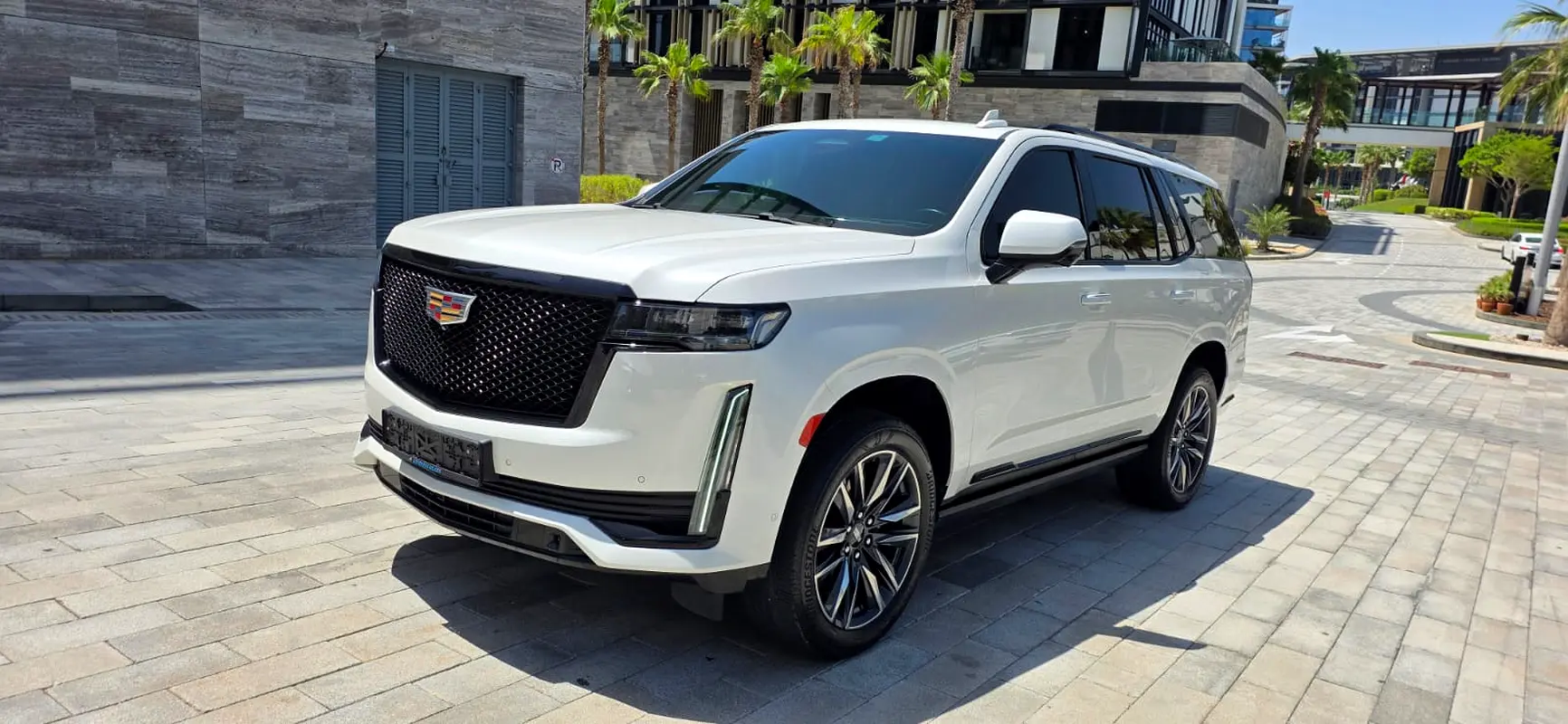 Cadillac Escalade 2022 — photo 1 of 18