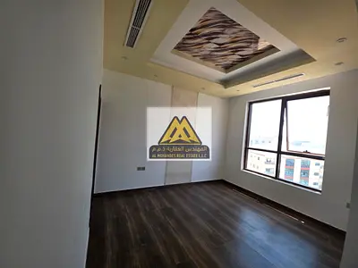غرفه وصاله / تكيف مركزي / تشطيب فندقي / مساحه كبيره / سعر مميز / ع الطريق الرئيسي /