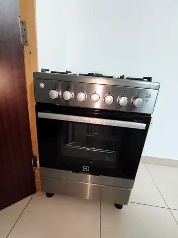 Electrolux freestanding gas cooker with oven - good working condition
