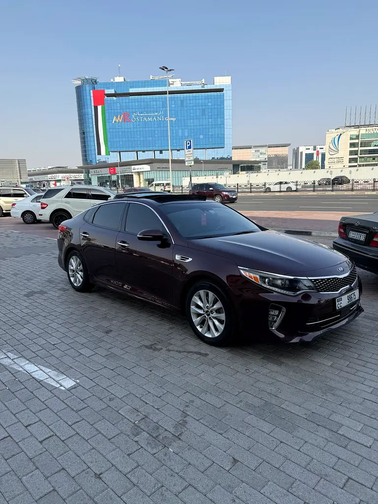 Kia Optima 2018 — photo 1 of 9