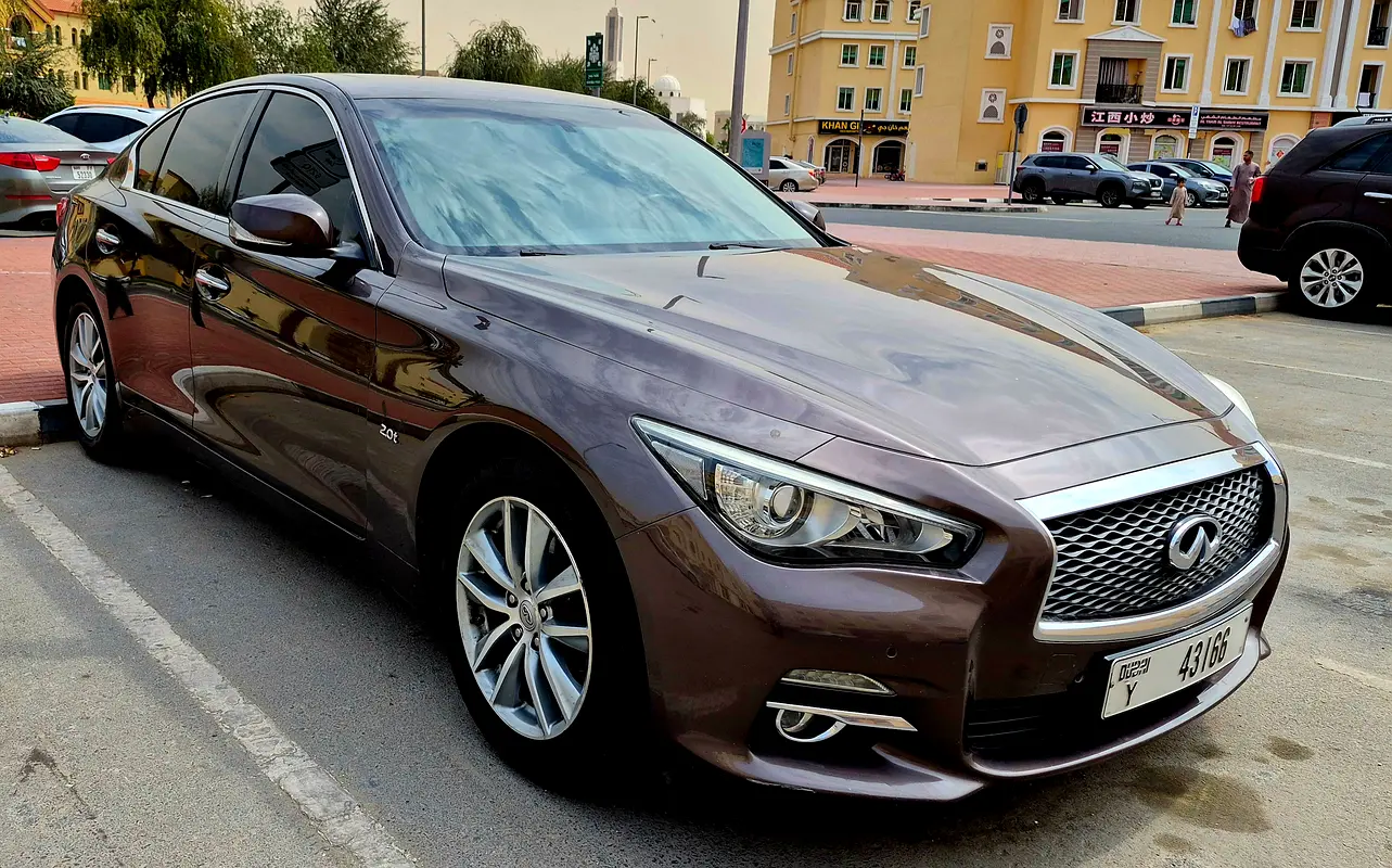 Infiniti Q50 2015 — photo 1 of 17