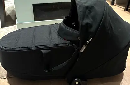 Yoyo 2 hard bassinet with adapter