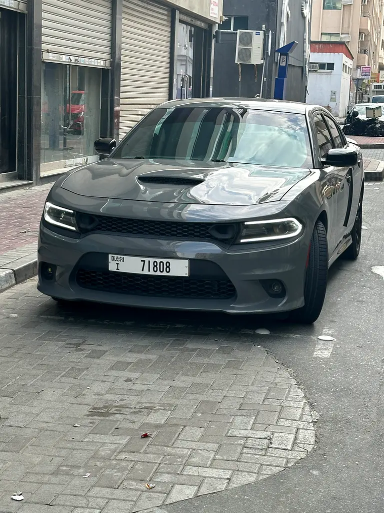 Dodge Charger 2019 — photo 1 of 3