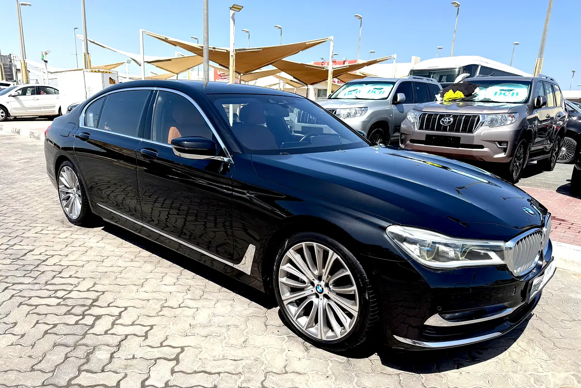 BMW 7-Series 2016 — photo 1 of 20