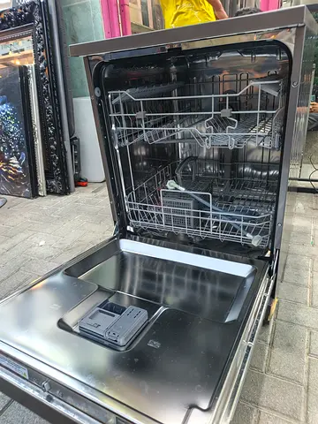 Built-in stainless steel dishwasher - good working condition