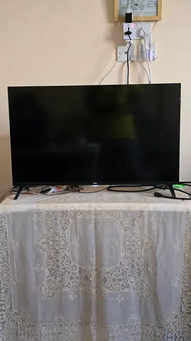 32 inch QLED TV  for sale
