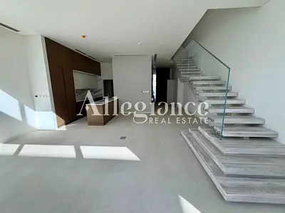 Spacious 3BR Villa | Prime Location | Family Community
